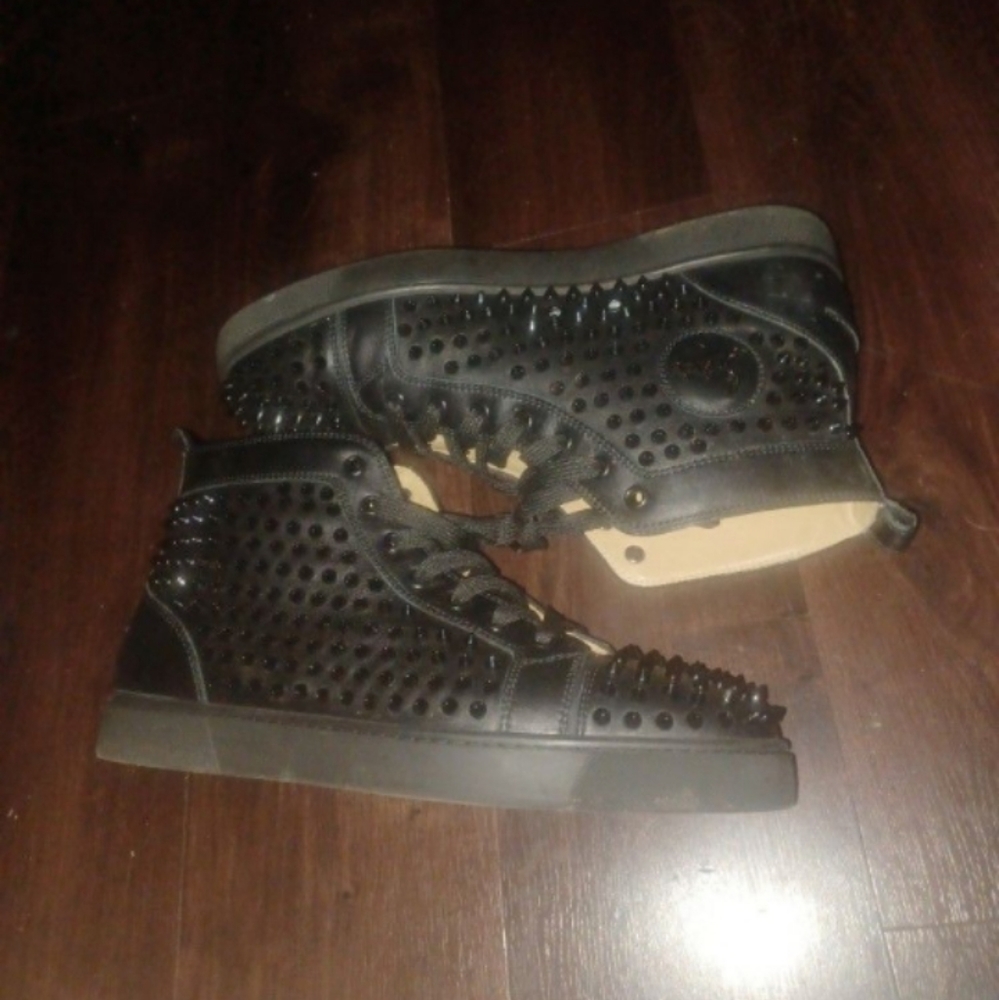 Christian louboutin red bottoms all black